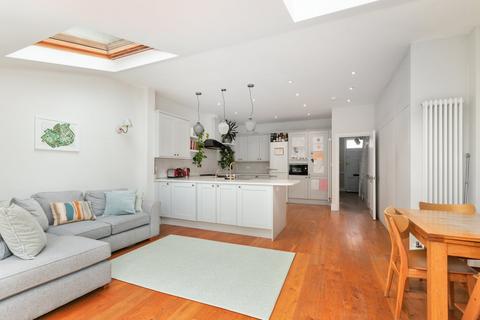 80 Bradmore Park Road, London, W6 0DT