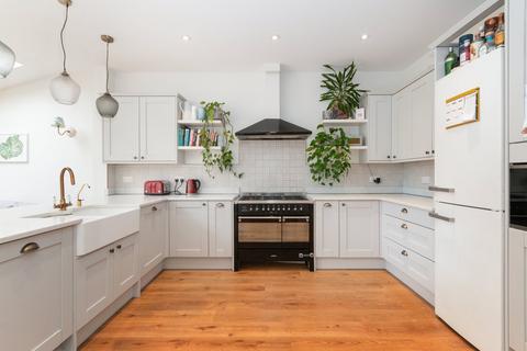80 Bradmore Park Road, London, W6 0DT