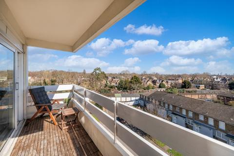3 bedroom flat for sale, March Court, Warwick Drive, London