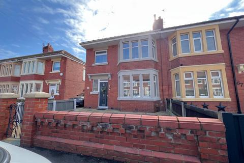 3 bedroom end of terrace house for sale, Oxford Road, Fleetwood FY7