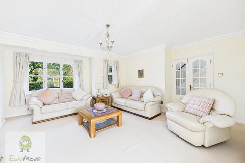 4 bedroom detached house for sale, Lychfield Drive, Strood, Rochester ME2 3LY