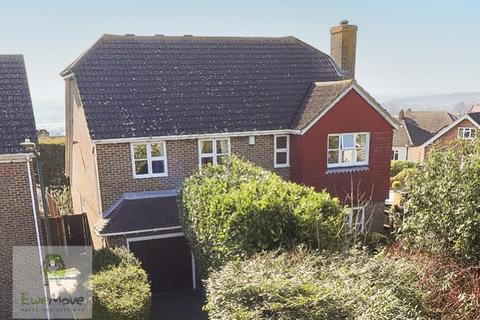 4 bedroom detached house for sale, Lychfield Drive, Strood, Rochester ME2 3LY