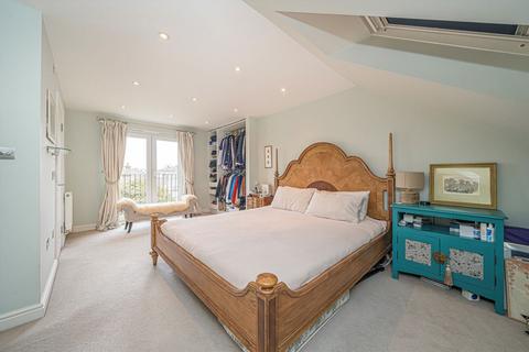 4 Riverview Gardens, Twickenham, TW1 4RT