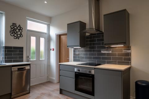 6 bedroom house share to rent, Chestnut Avenue, Headingley LS6