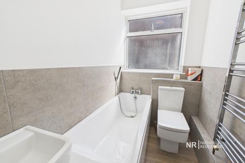 3 bedroom maisonette for sale, West Ewell KT19