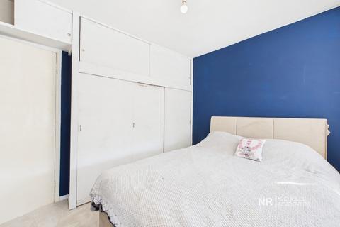 39 Stanton Close, Epsom, KT19 9NP