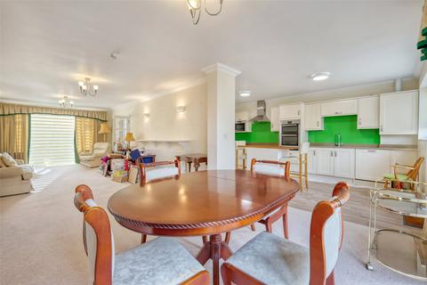 7 Chelsworth Crescent, Southend-on-sea, SS1 3EE