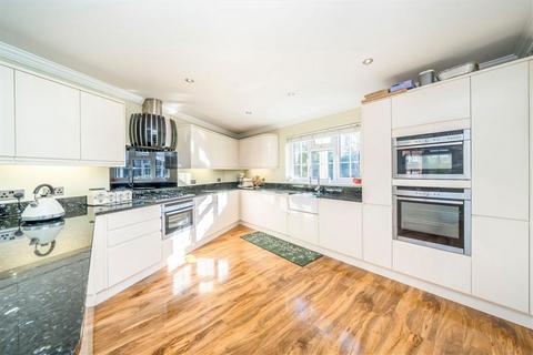 4 bedroom house for sale, Hillend, London SE18