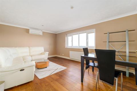 2 bedroom apartment for sale, Maytree Gardens, Ealing W5