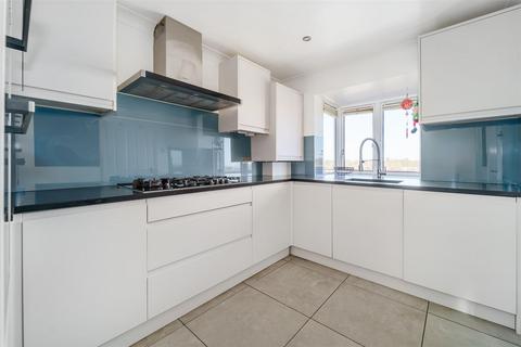 2 bedroom apartment for sale, Maytree Gardens, Ealing W5