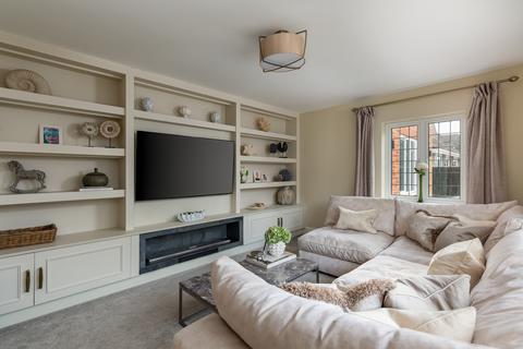 5 bedroom detached house for sale, Balcombe Gardens, Horley, Surrey, RH6