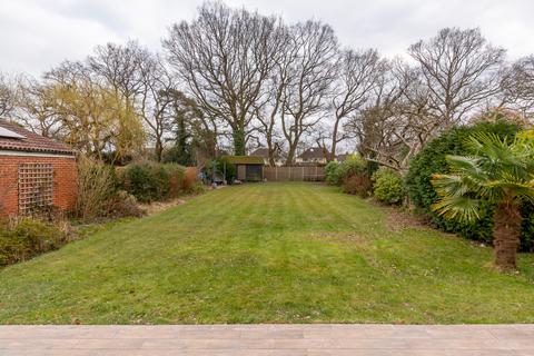 5 bedroom detached house for sale, Balcombe Gardens, Horley, Surrey, RH6
