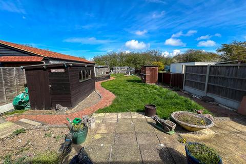 Ryedale Alpha Road, St Osyth, Clacton-on-sea, CO16 8NP