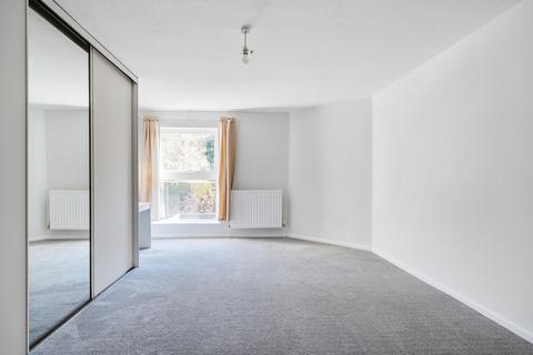 68 Chapel Fields, Godalming, GU7 2AA