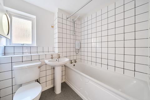 68 Chapel Fields, Godalming, GU7 2AA