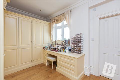5 Waldegrave Gardens, Upminster, RM14 1UR