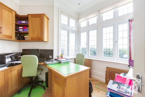 5 Waldegrave Gardens, Upminster, RM14 1UR