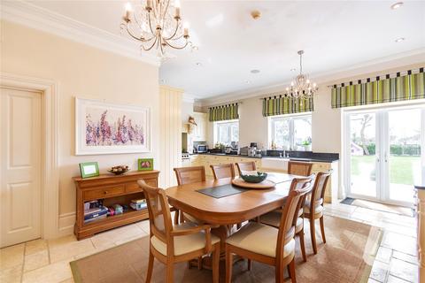 5 Waldegrave Gardens, Upminster, RM14 1UR