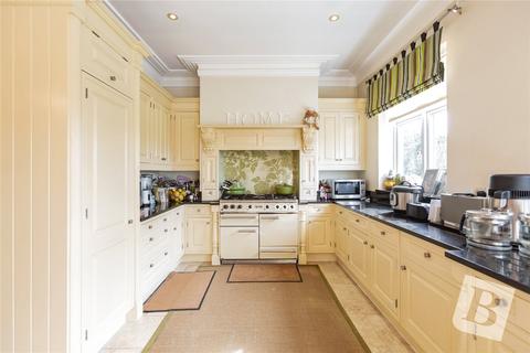 5 Waldegrave Gardens, Upminster, RM14 1UR