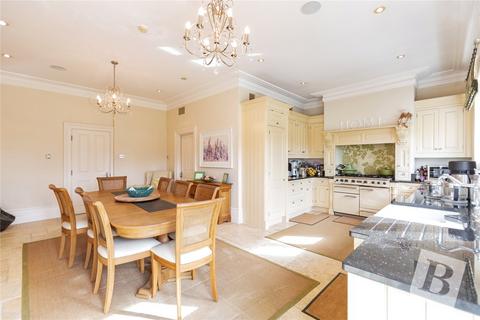 5 Waldegrave Gardens, Upminster, RM14 1UR