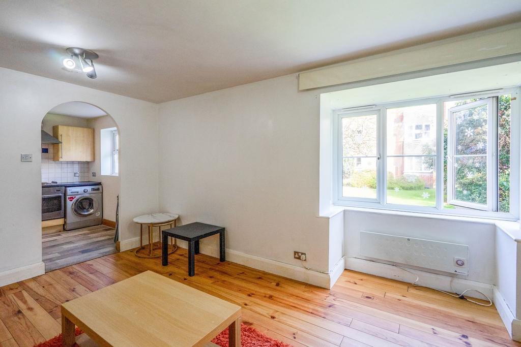 Living Room (4)