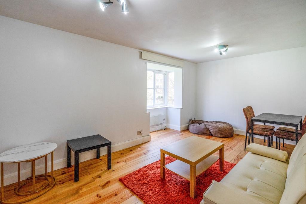 Living Room (3)