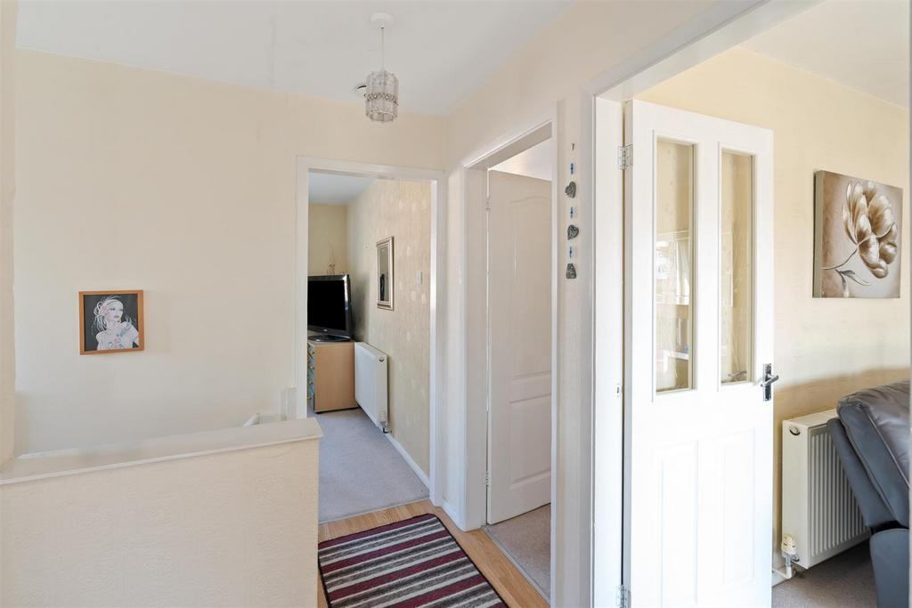 8 Romford Close 22.jpg