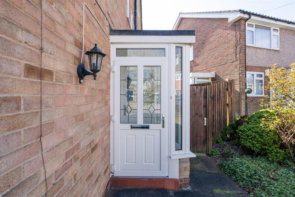 8 Romford Close 25.jpg