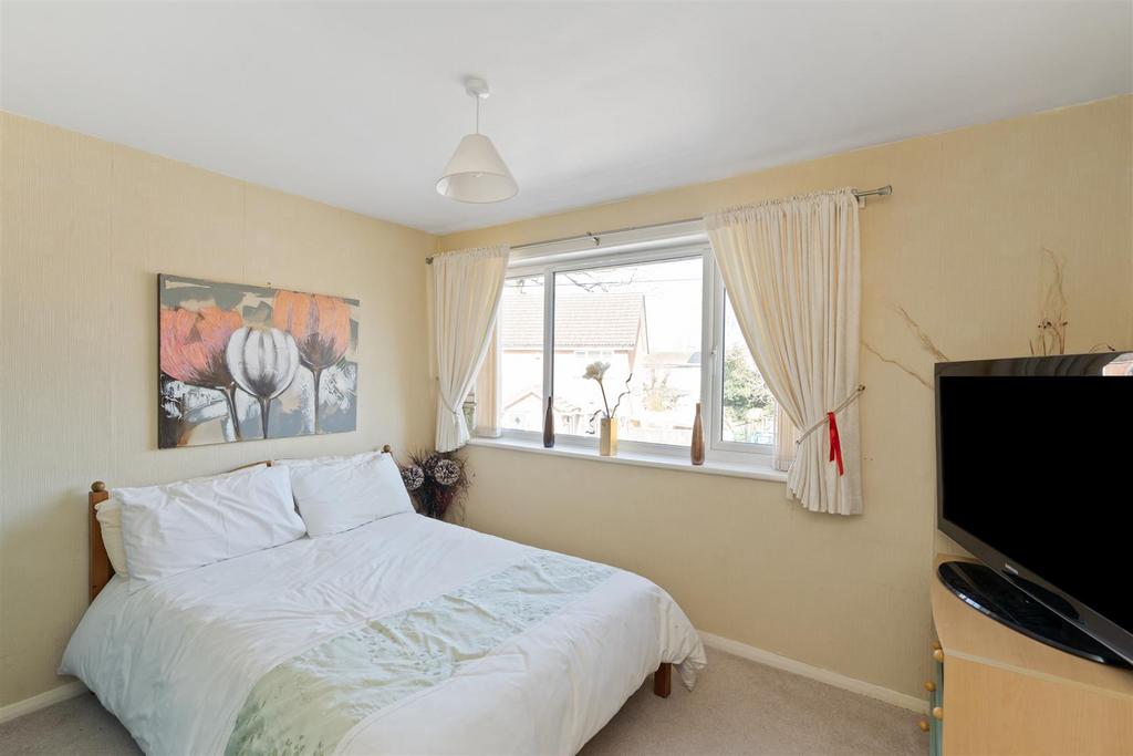 8 Romford Close 13.jpg