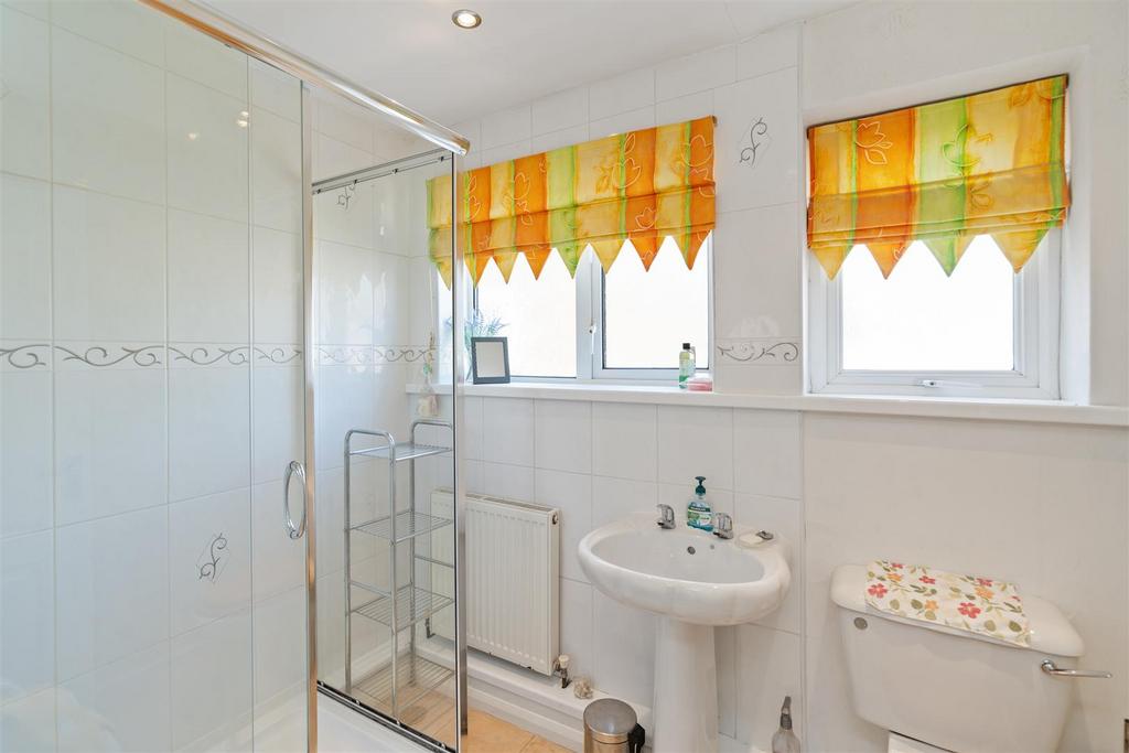 8 Romford Close 12.jpg