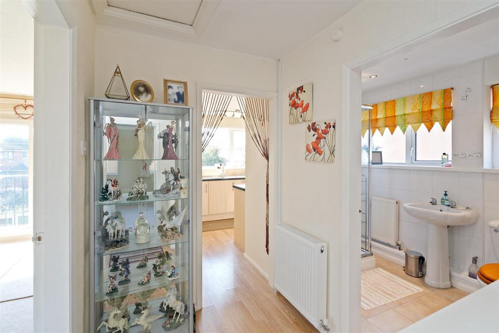 8 Romford Close 21.jpg