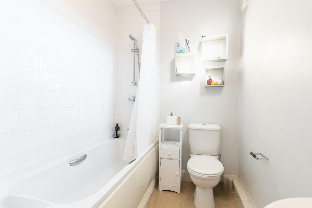 Bathroom-1.jpg