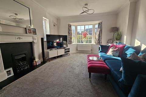 22 The Gallops, Hempsted, Gloucester, GL2 5GB