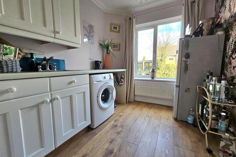 22 The Gallops, Hempsted, Gloucester, GL2 5GB