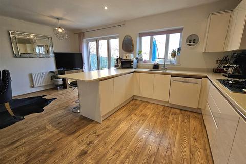 22 The Gallops, Hempsted, Gloucester, GL2 5GB