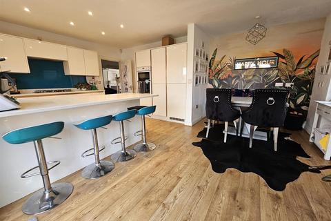 22 The Gallops, Hempsted, Gloucester, GL2 5GB