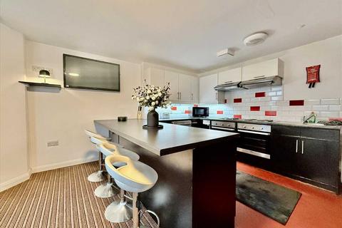 6 bedroom house share to rent, The Square, 56-58 North Road East, Plymouth