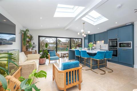 34 Victoria Road, Bidford On Avon, Alcester, B50 4AR
