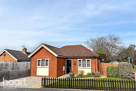 2 bedroom detached bungalow for sale