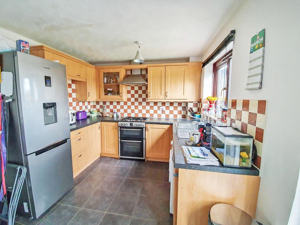 Kitchen 2.JPG
