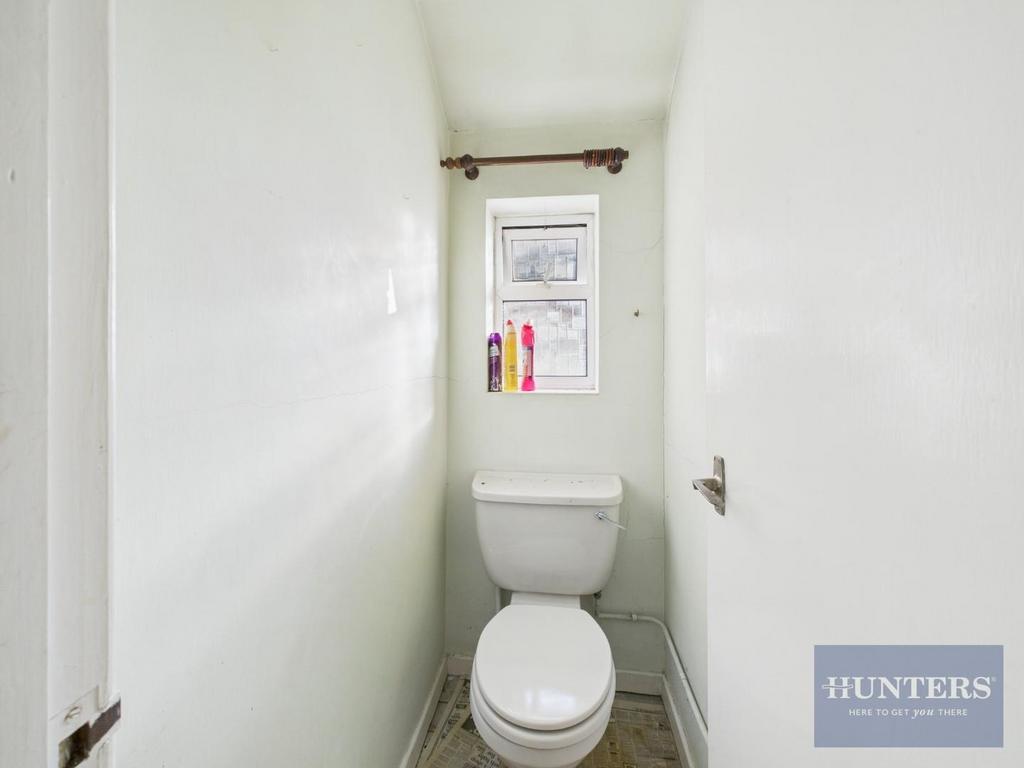WC (floor one)