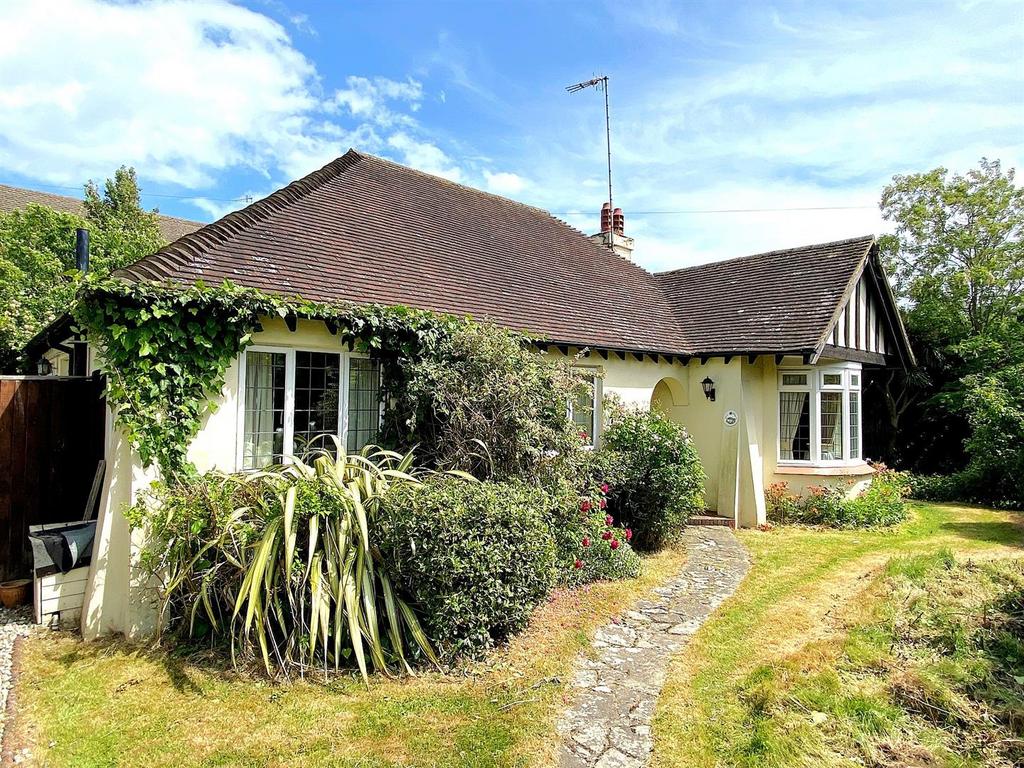 2 Sutherland Ave - Front to use2.jpg