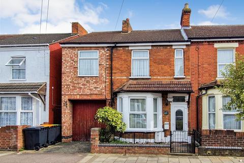 4 bedroom end of terrace house for sale, Marlborough Road, Bedford