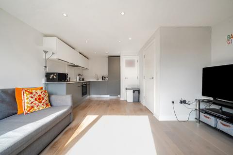 1 bedroom apartment for sale, Field End Road, Ruislip, Middlesex