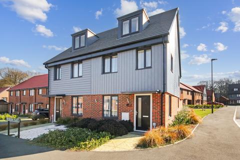 3 bedroom semi-detached house for sale, Payne Way, Copthorne, RH10