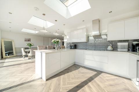 undefined, Herlwyn Avenue, Ruislip, Middlesex