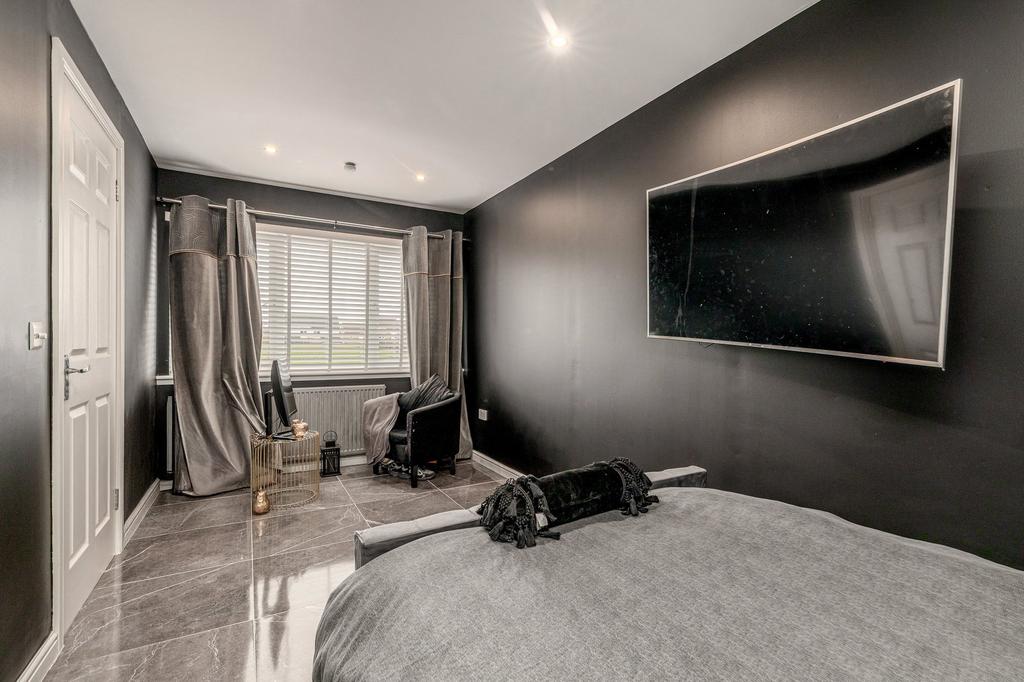 Family Room/Bed 5