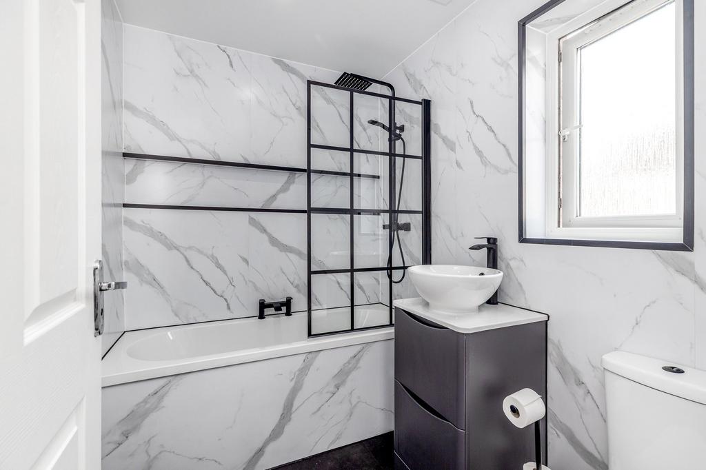 En Suite Bathroom