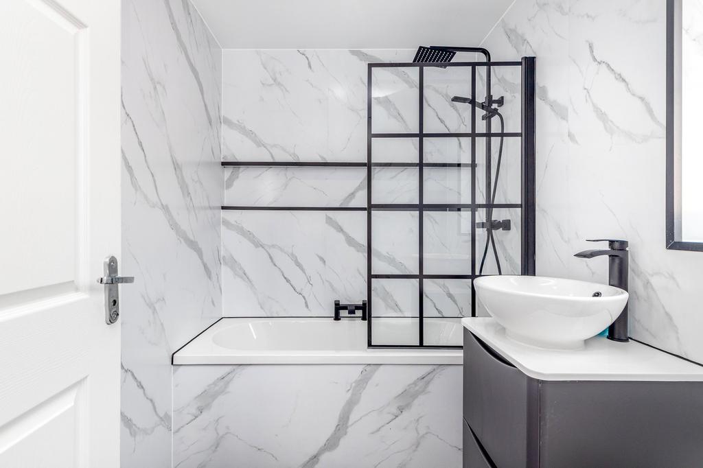 En Suite Bathroom