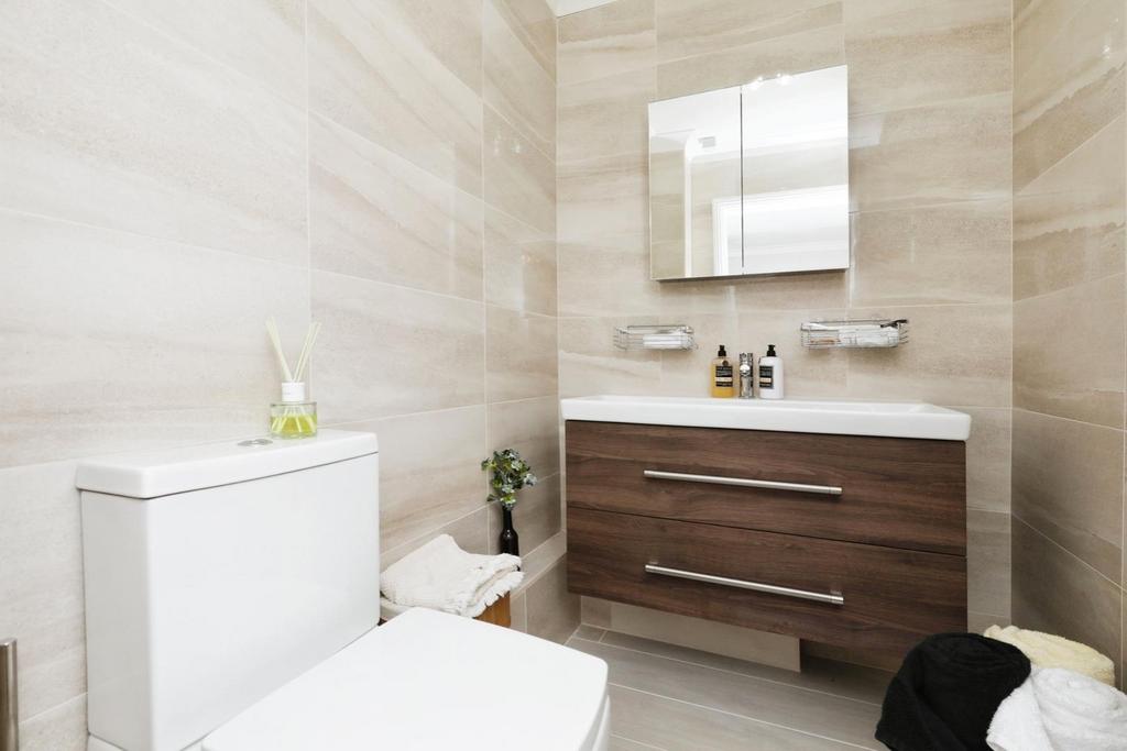 Ensuite w.c.